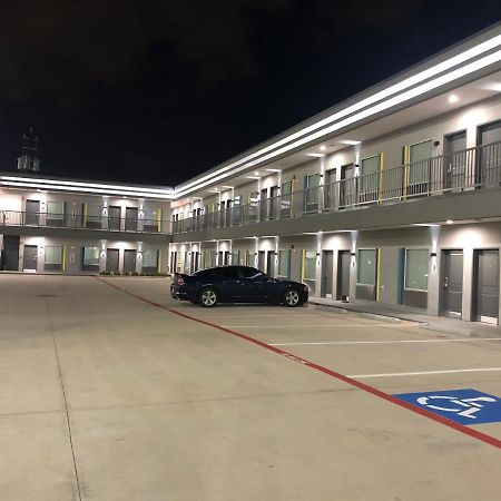 Hotel Solara I-45 & Hobby Airport Хьюстон Экстерьер фото