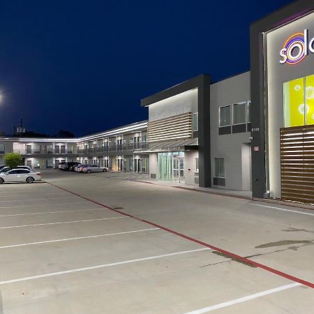 Hotel Solara I-45 & Hobby Airport Хьюстон Экстерьер фото
